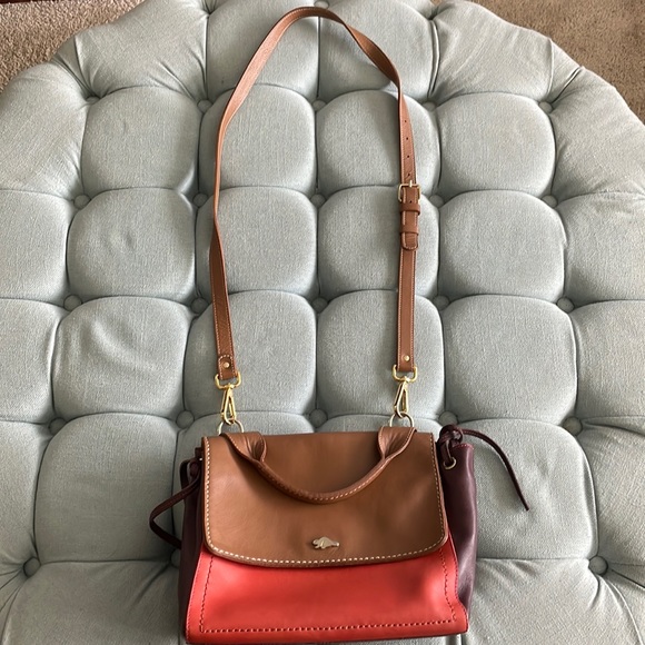 Roots Handbags - 💥Host pick💥Roots Leather purse